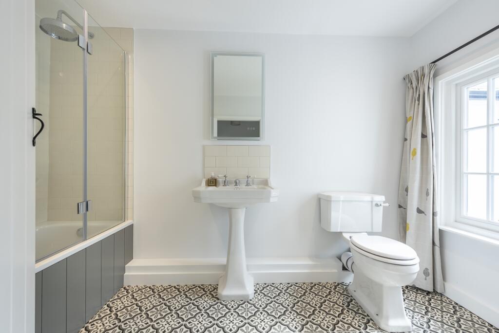 Additional image 6 of West Common Harpenden AL5