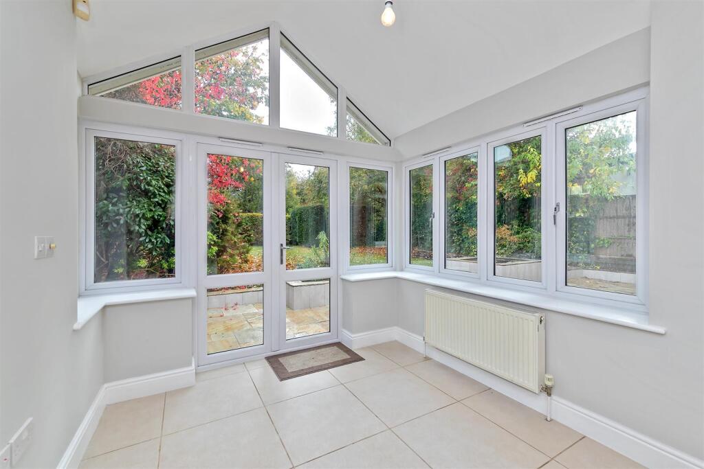 Additional image 38 of Sheppards Close, St Albans