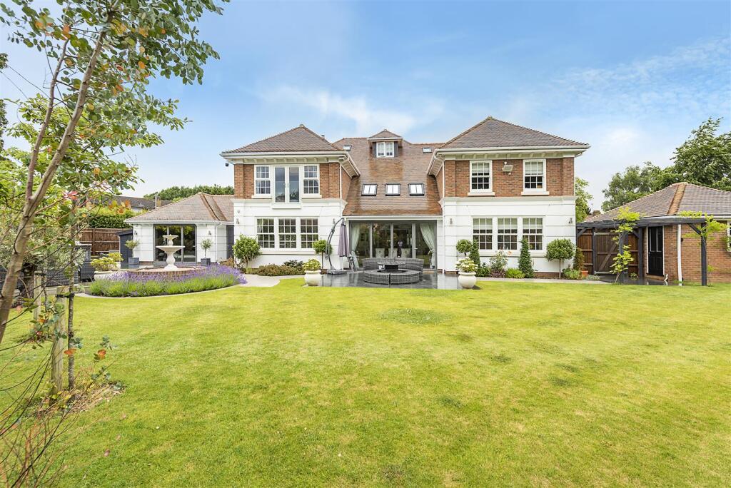 Additional image 12 of Hatching Green Close, Harpenden