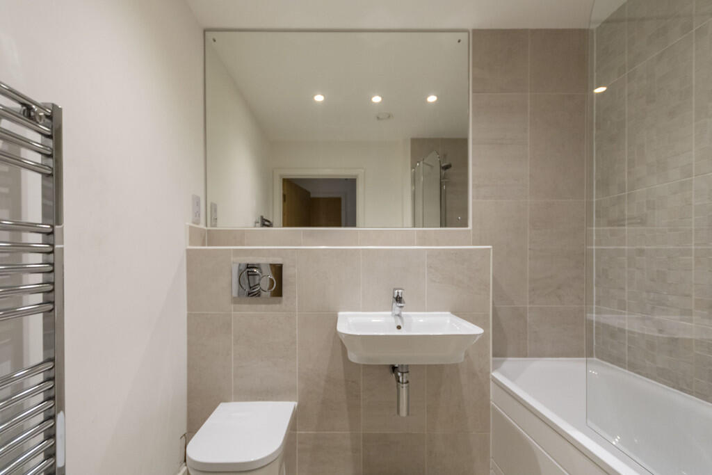 Additional image 7 of Madison Walk, Park Central, B15