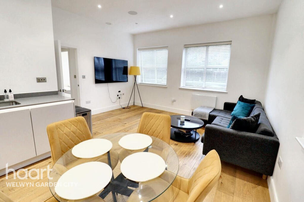 Additional image 3 of Great North Road, Hatfield