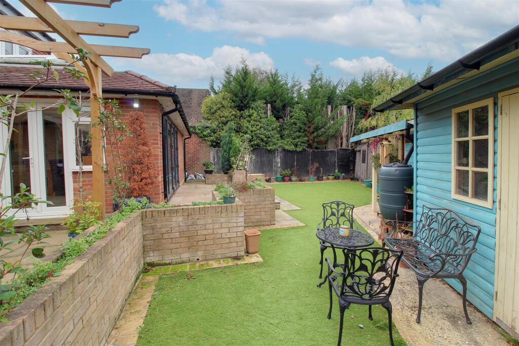 Additional image 24 of Dixons Hill Road, Welham Green