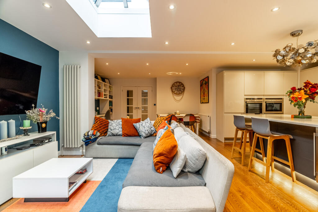 Additional image 24 of Barnfield Road, St. Albans, Hertfordshire, AL4