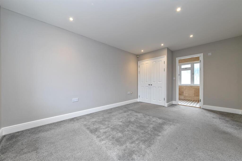 Additional image 50 of Sheppards Close, St Albans