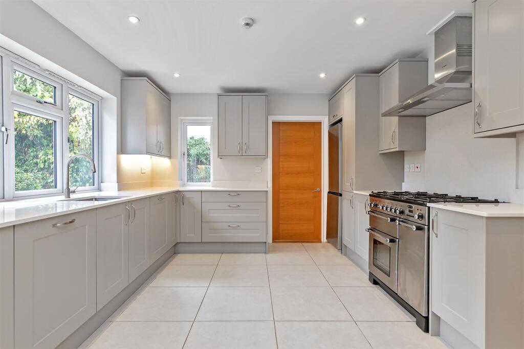 Additional image 33 of Sheppards Close, St Albans