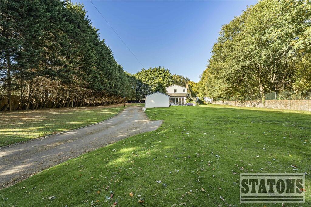 Additional image 27 of Dixons Hill Close, Brookmans Park, Hatfield, Hertfordshire, AL9