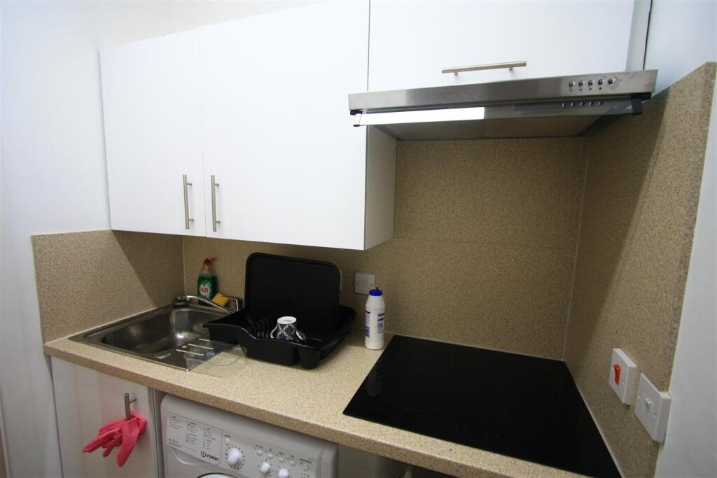 Additional image 4 of George Road