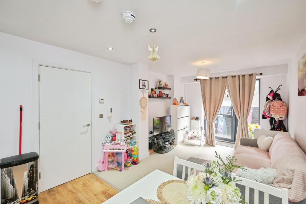 Additional image 12 of 14 Summer Lane, Birmingham, B19