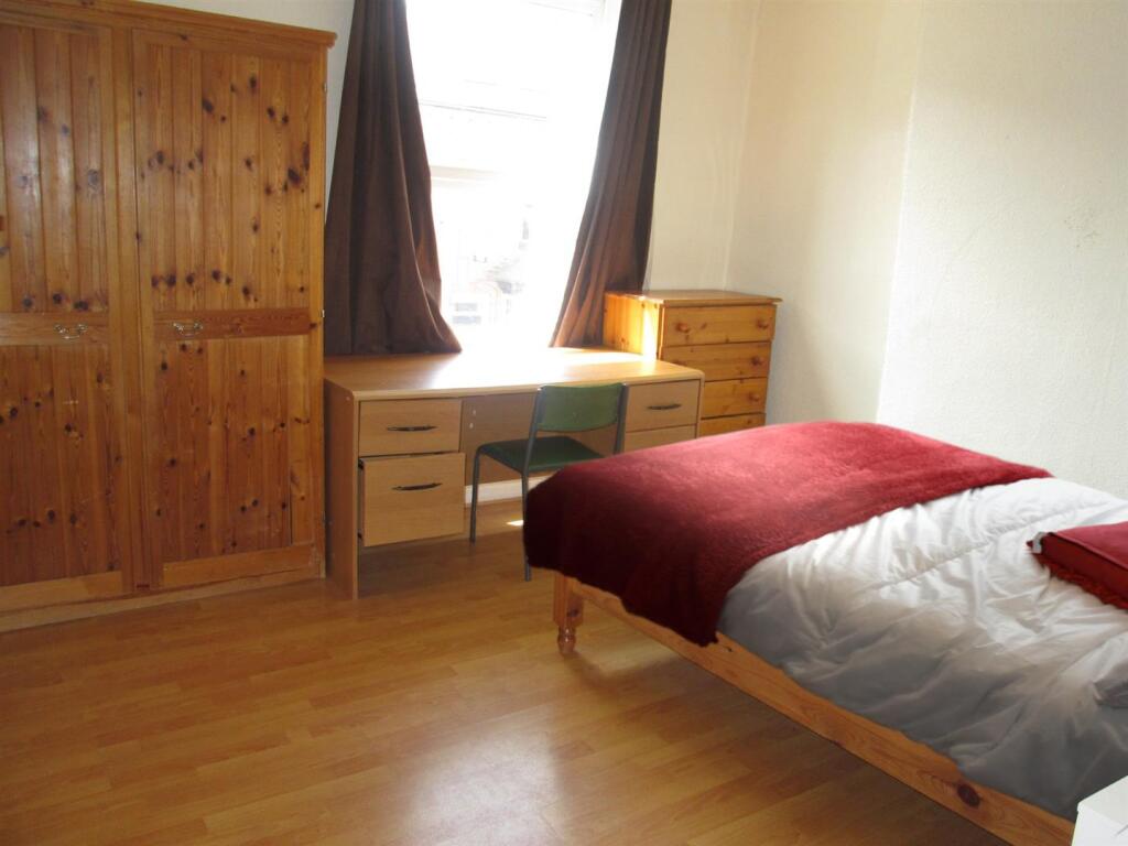 Additional image 4 of North Road