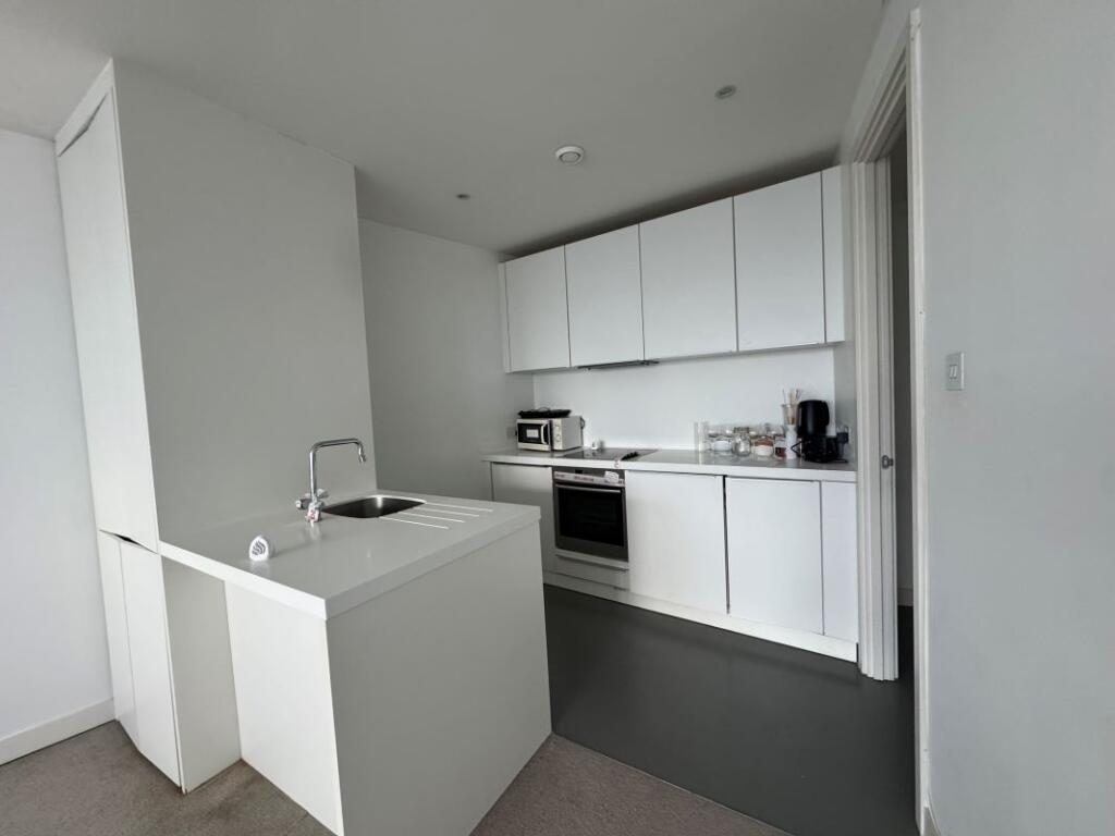 Additional image 13 of Apartment 1709 The Rotunda, 150 New Street, Birmingham, West Midlands, B2 4PG