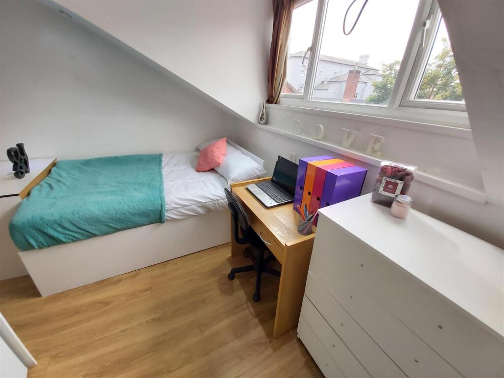 Additional image 2 of Next to the University of Birmingham