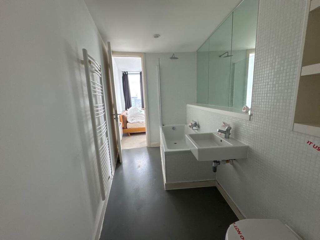 Additional image 7 of Apartment 1709 The Rotunda, 150 New Street, Birmingham, West Midlands, B2 4PG