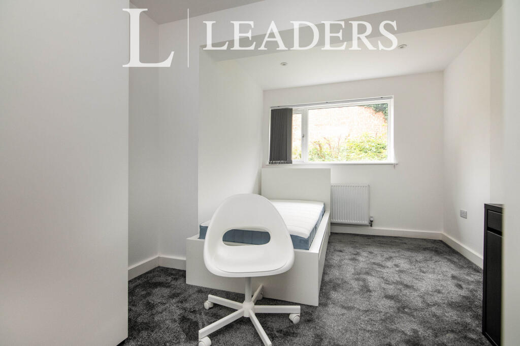 Additional image 4 of 19 Adams Hill, B32