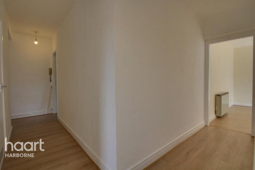 Additional image 7 of Savoy Close, B32