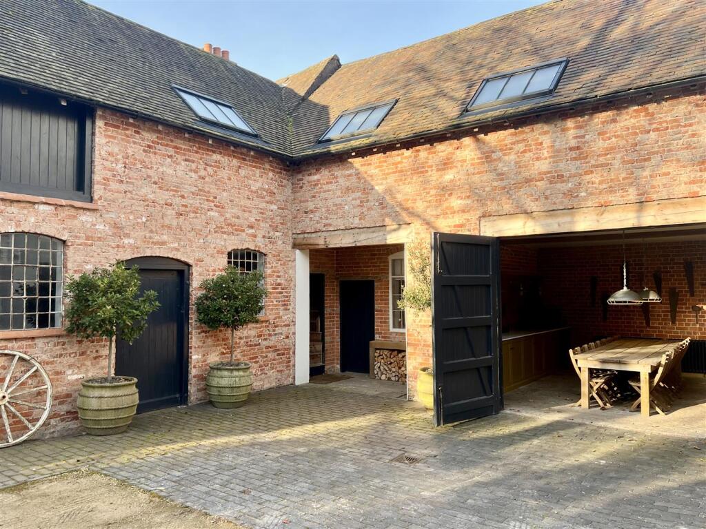 Additional image 5 of Coleshill House & Coach House - High Street, Coleshill