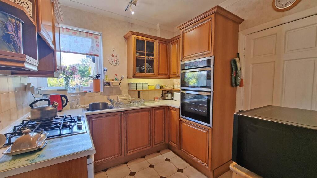 Additional image 5 of Hollywood Lane, Hollywood