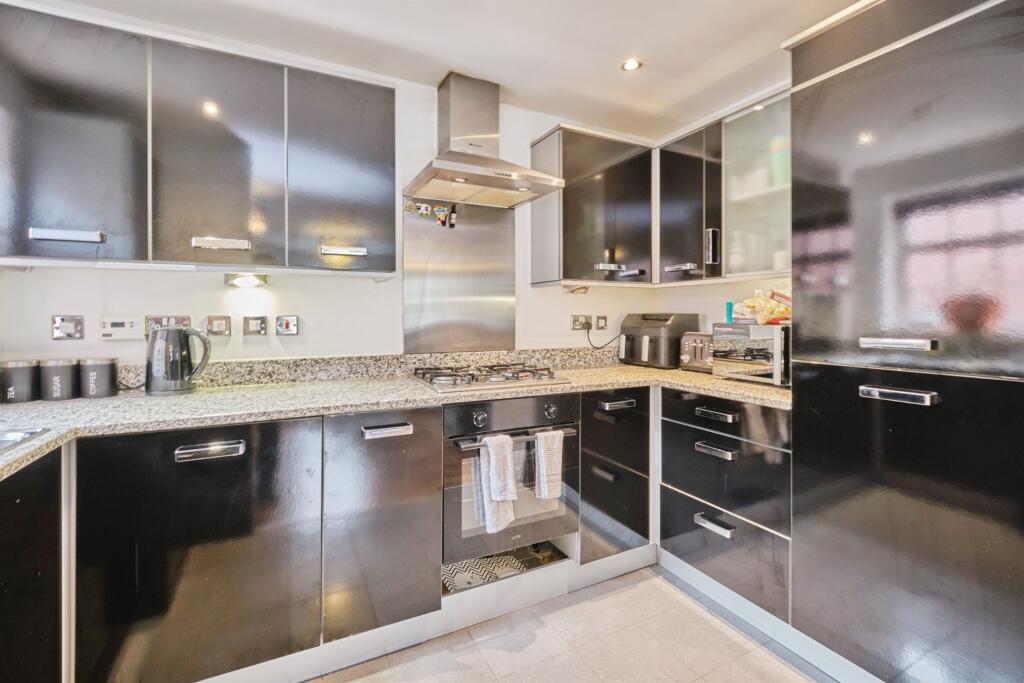 Additional image 12 of Horseshoe Crescent, Birmingham