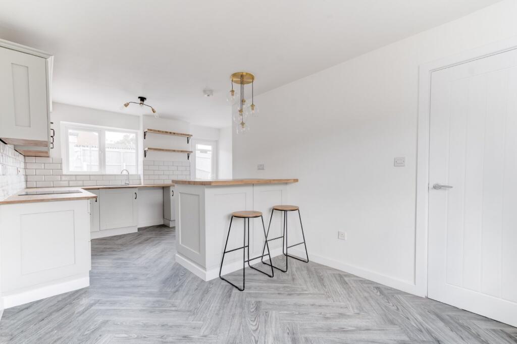 Additional image 2 of The Roundabout, Birmingham, West Midlands, B31