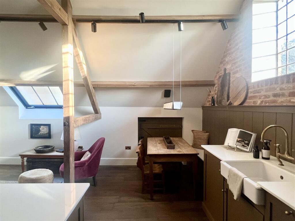 Additional image 14 of Coleshill House & Coach House - High Street, Coleshill