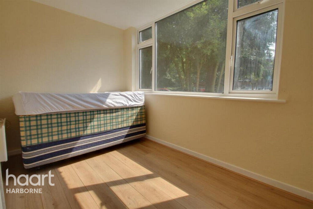 Additional image 13 of Savoy Close, B32