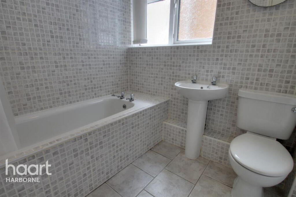 Additional image 12 of Savoy Close, B32