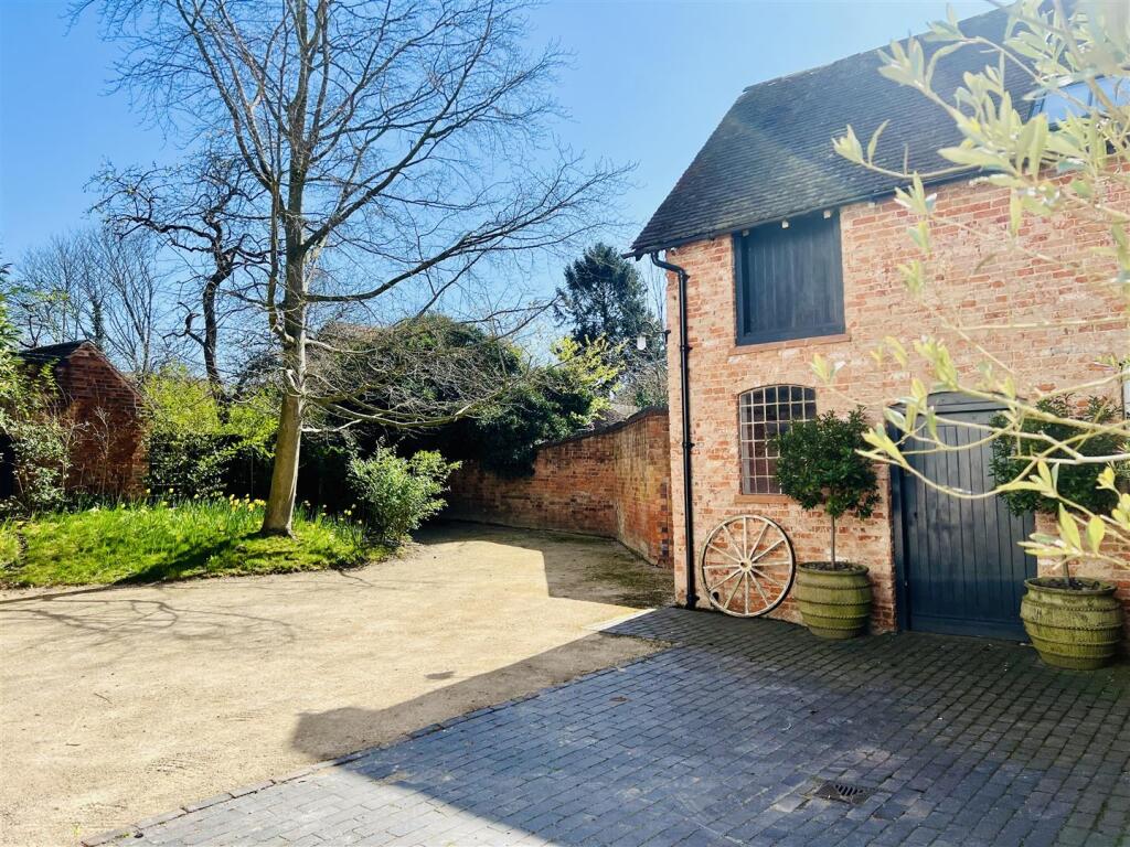 Additional image 7 of Coleshill House & Coach House - High Street, Coleshill