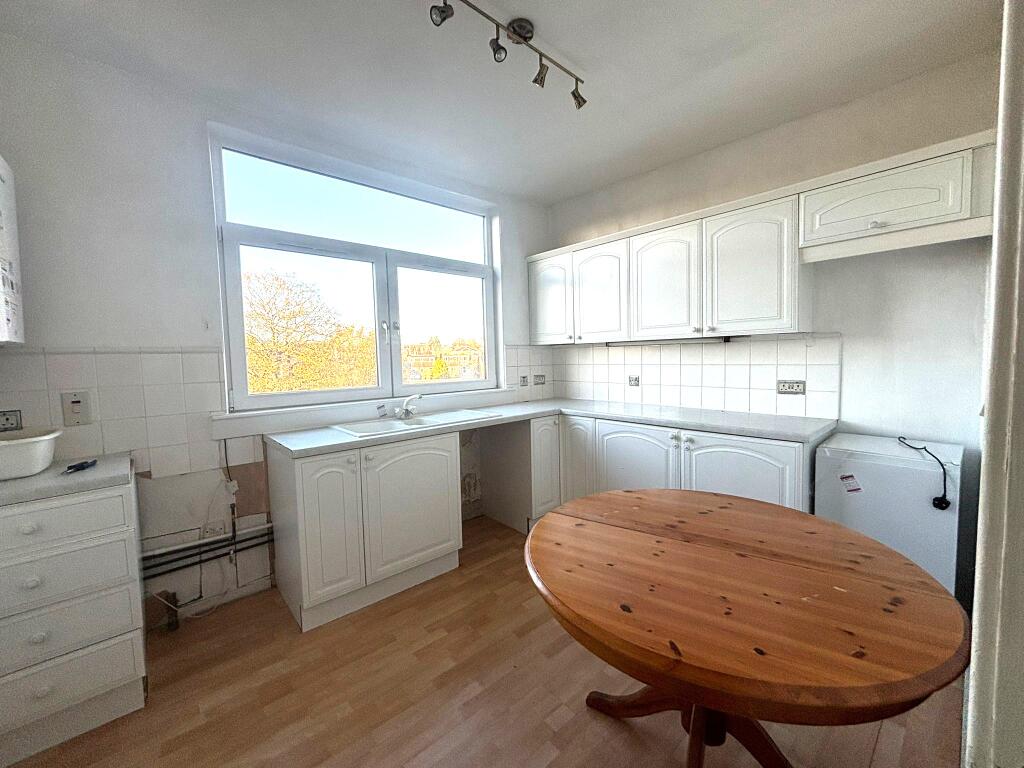 Additional image 5 of 204 Union Grove, Attic Floor Left, Aberdeen, Aberdeen, AB10 6SSshire