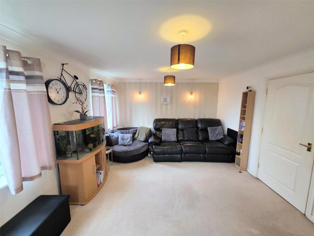 Additional image 4 of Stratford Gardens, Bromsgrove, B60