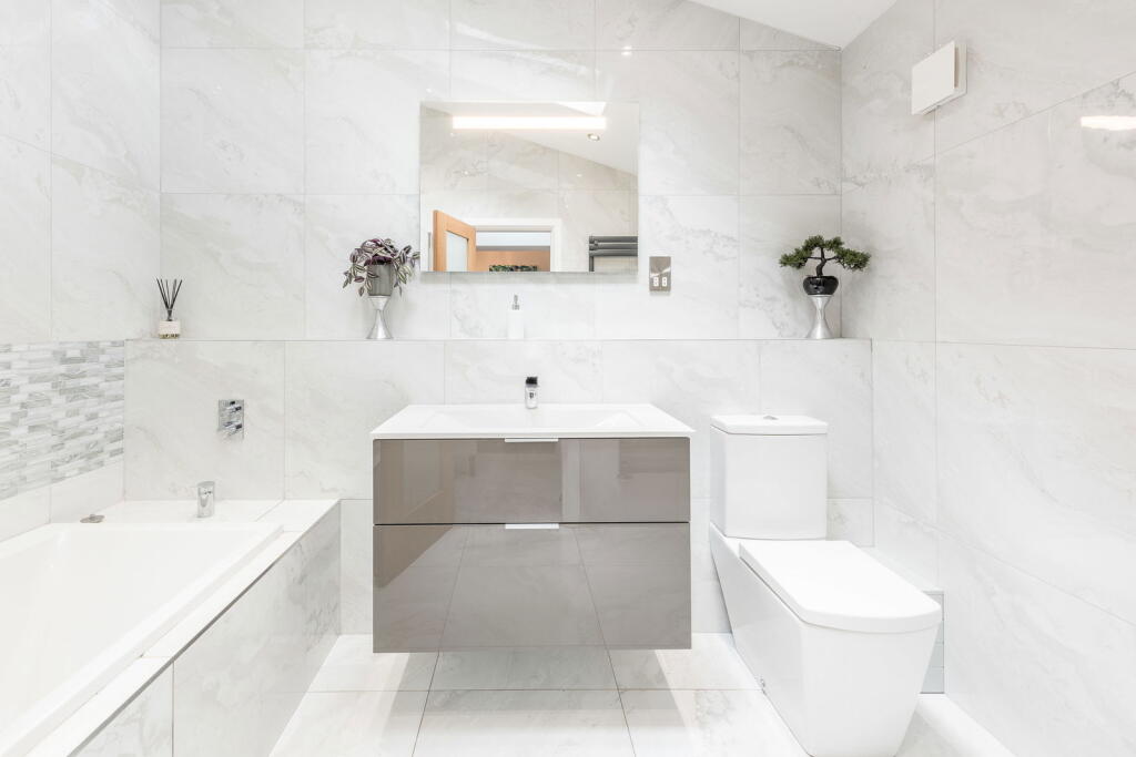 Additional image 38 of Grasmere Avenue, Little Aston