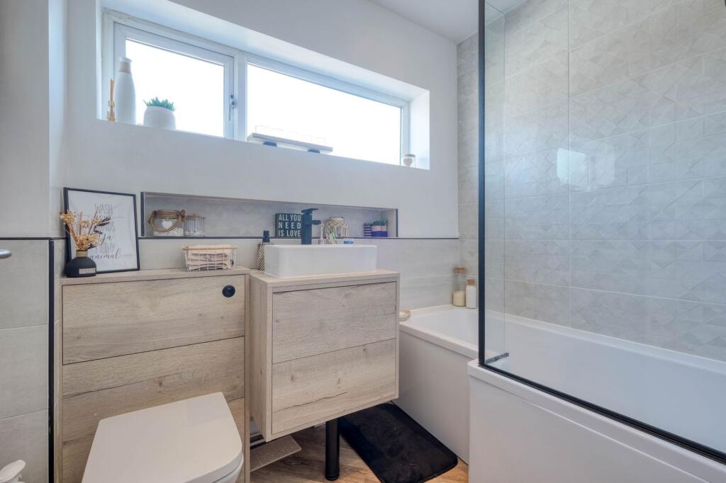 Additional image 17 of Westfields, Catshill, B61