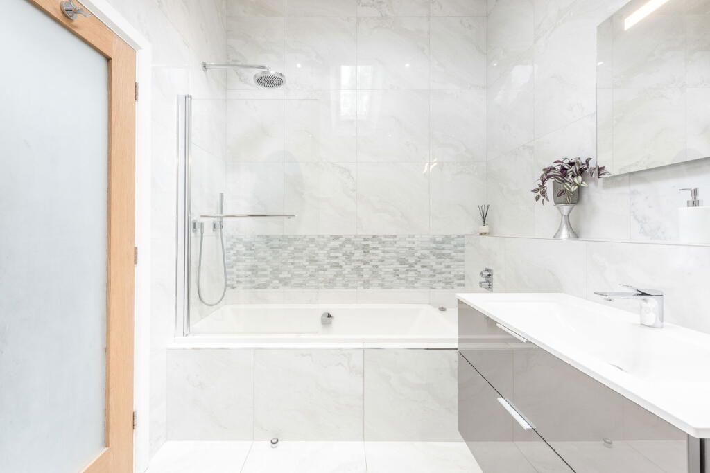 Additional image 39 of Grasmere Avenue, Little Aston