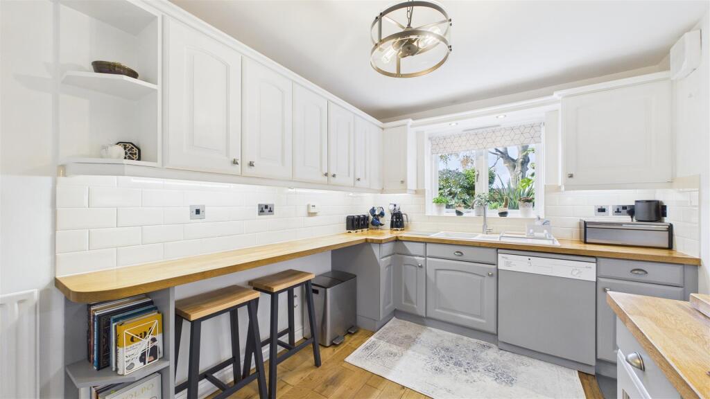 Additional image 13 of Ross, Rowley Regis