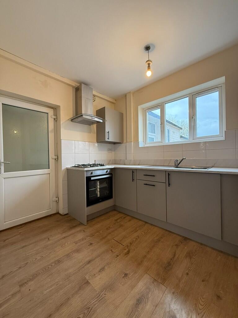 Additional image 8 of City Road, Oldbury, West Midlands, B69