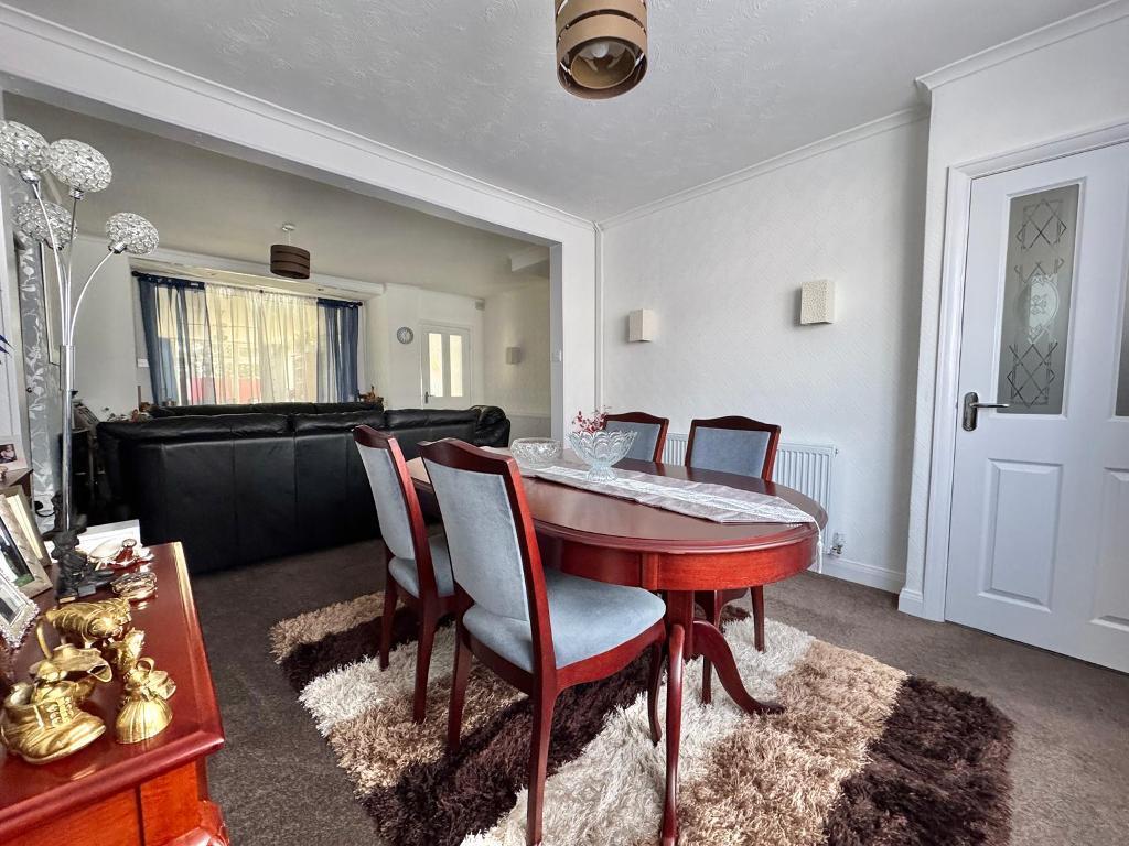 Additional image 3 of Coles Lane, West Bromwich, B71 2QL