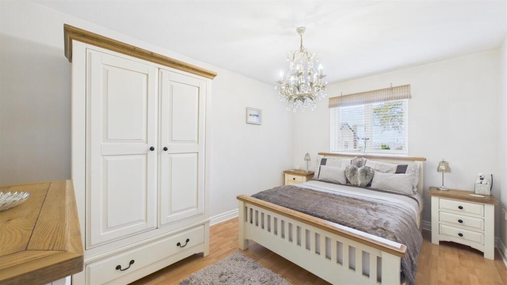 Additional image 19 of Ross, Rowley Regis