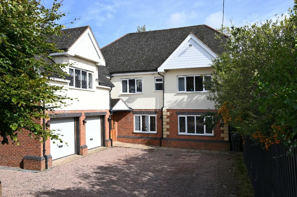 Station Road, Blackwell, B60