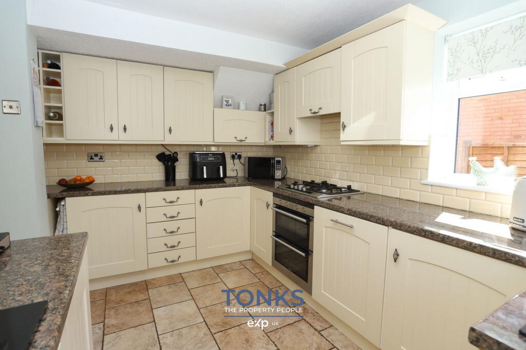 Additional image 4 of Cul de sac with plenty of living space - Moorfield Drive, Halesowen, B63 3TG