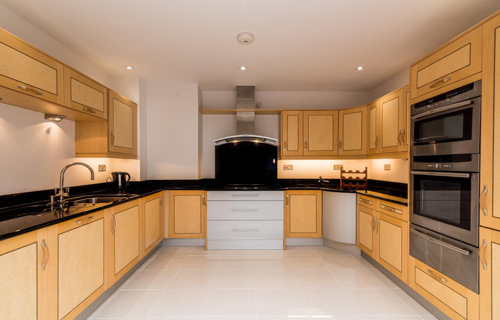 Additional image 7 of 8 Royal Court Apartments, 60 - 66 Lichfield Road, Sutton Coldfield, B74 2NA