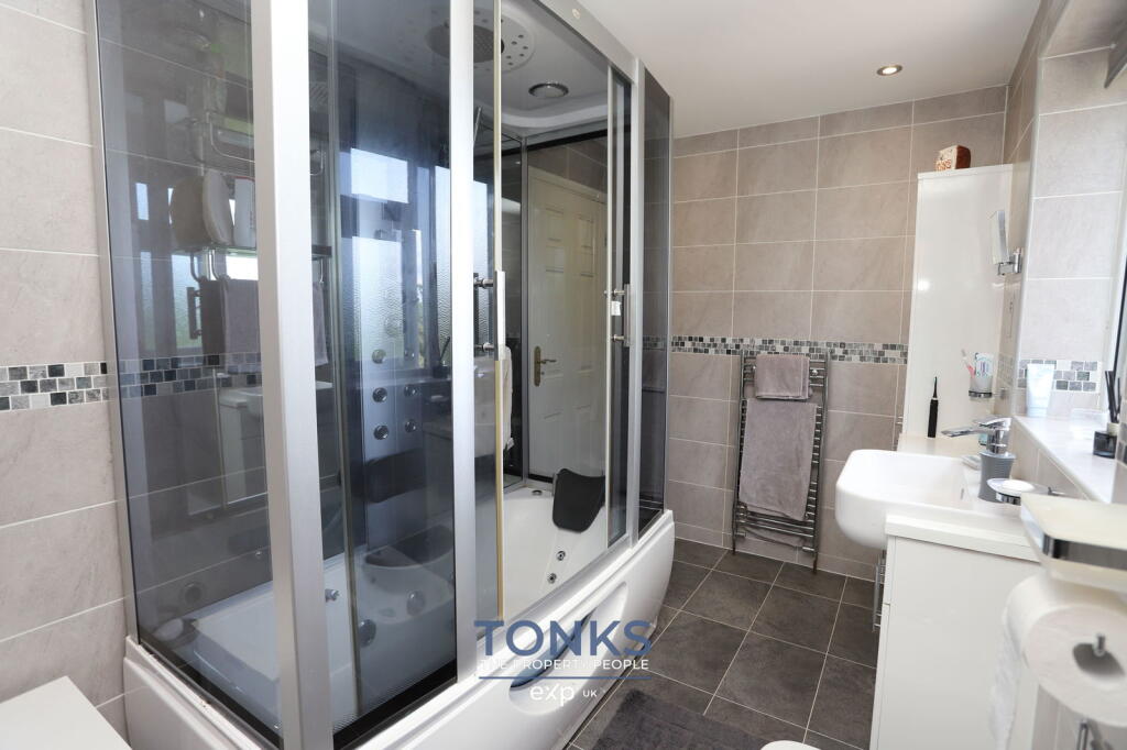 Additional image 20 of Longlands Road, Halesowen, B62 0AY