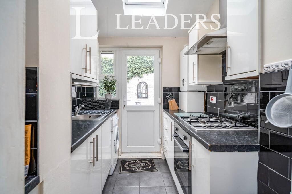 Additional image 4 of Holywell Hill, AL1