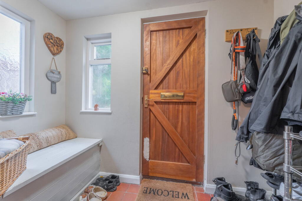 Additional image 7 of 2B Priory Court, Studley, Warwickshire, B80 7BB