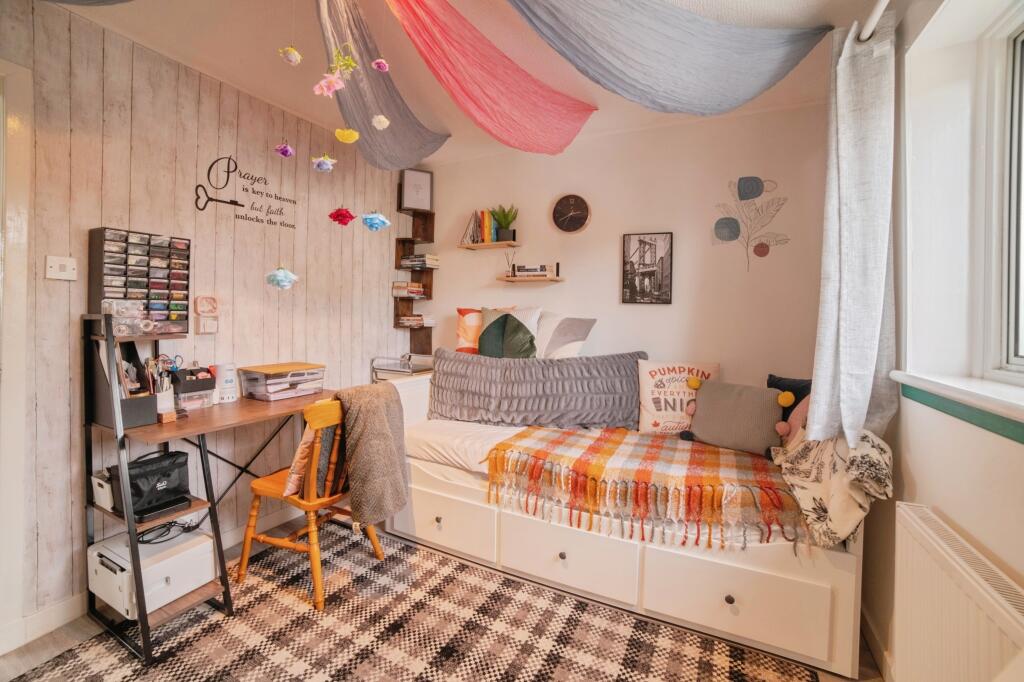 Additional image 7 of Addison Crescent, Banff, AB45