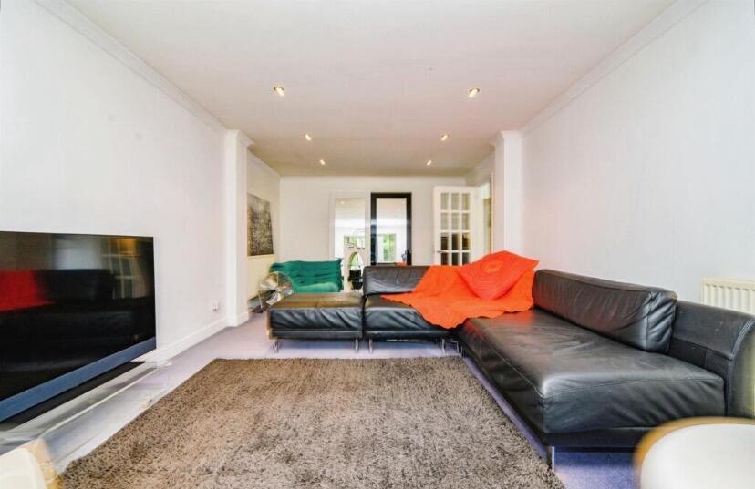 Additional image 4 of Park Street Lane, Park Street, St. Albans