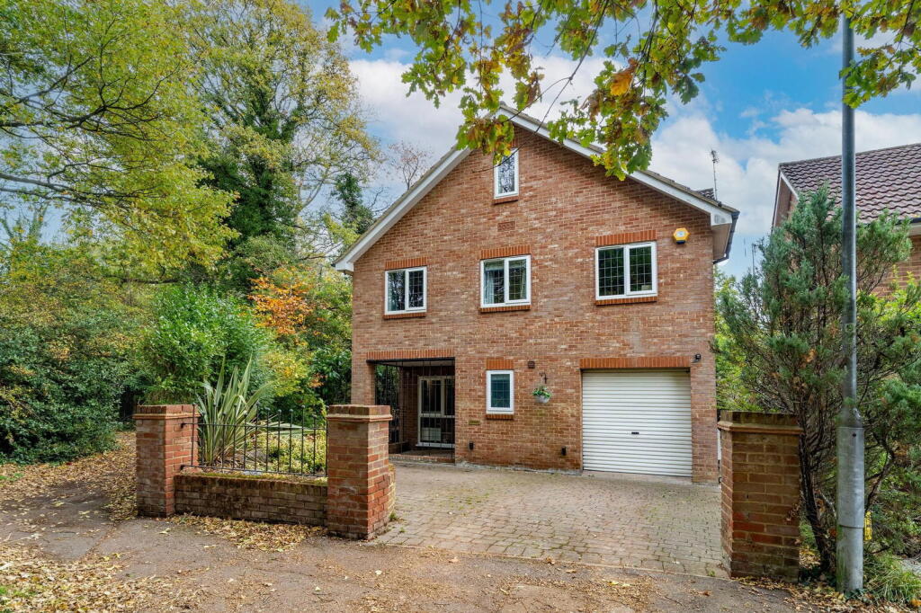 Property image for Black Boy Wood, St. Albans, AL2 3LN