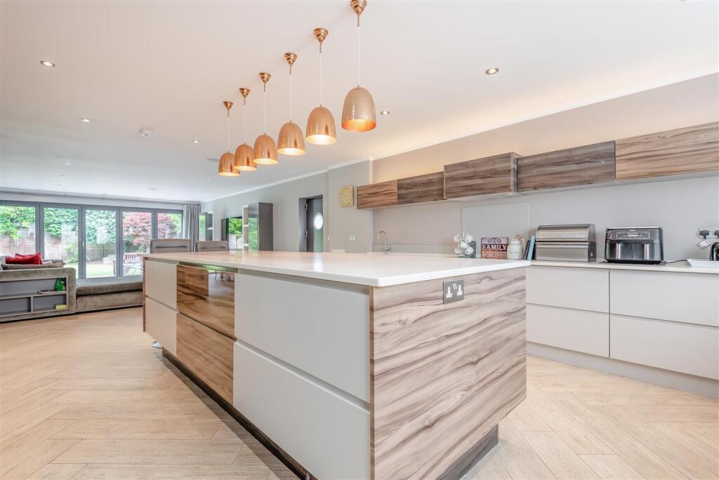 Additional image 19 of Moor Hall Drive