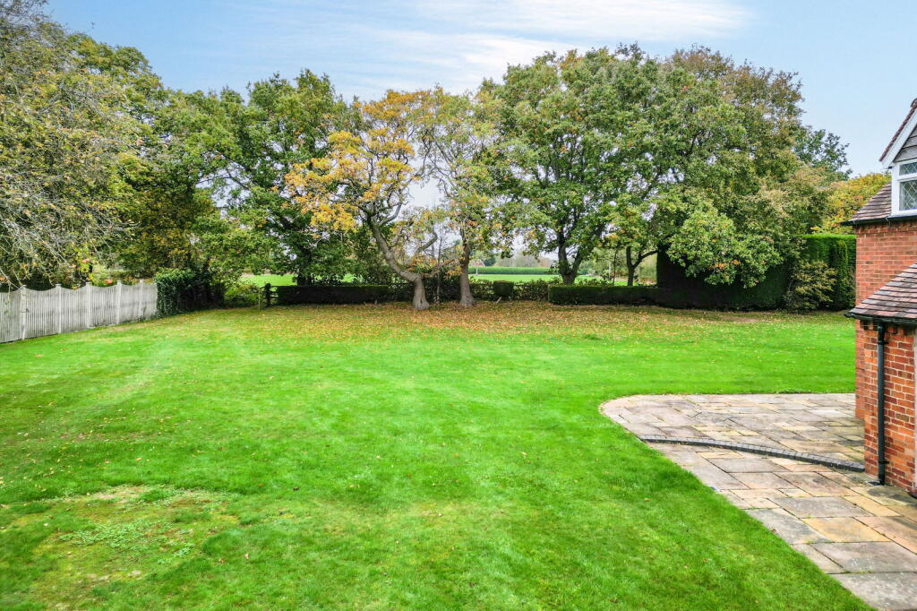 Additional image 39 of Small Lane, Earlswood