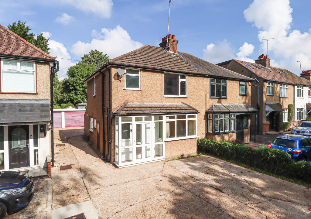 Batchwood Drive, St Albans, AL3