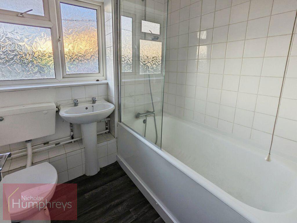 Additional image 4 of Comet Road