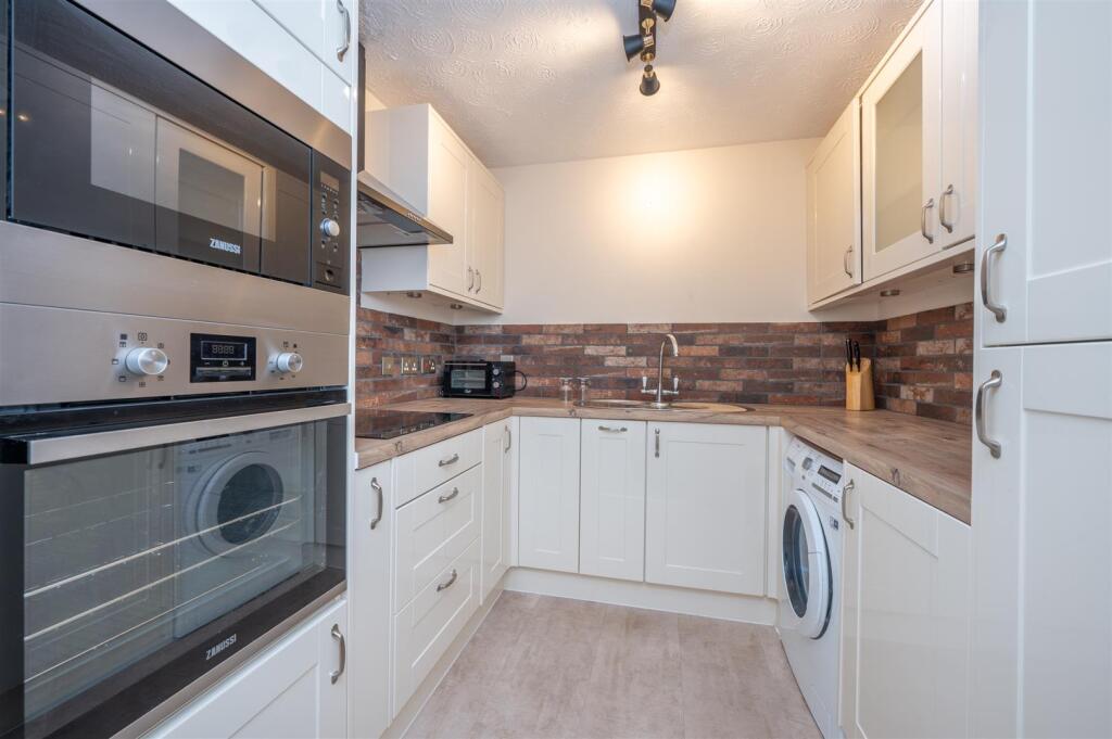 Additional image 13 of Chestnut Walk, Henley-In-Arden