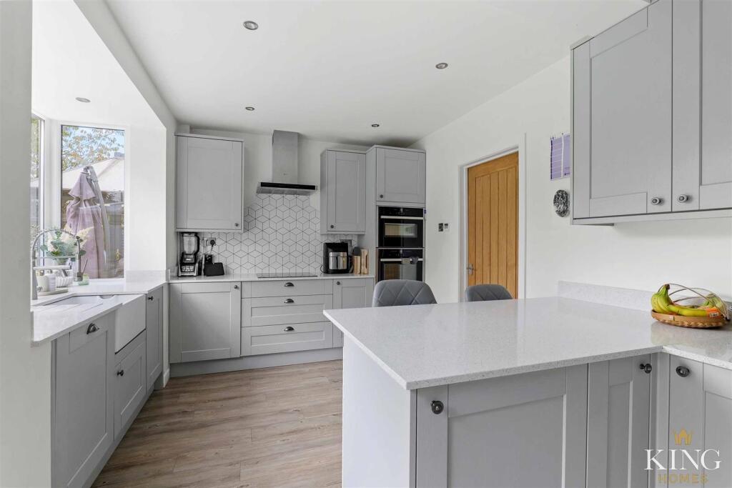 Additional image 3 of Birmingham Road, Mappleborough Green, B80 7BL